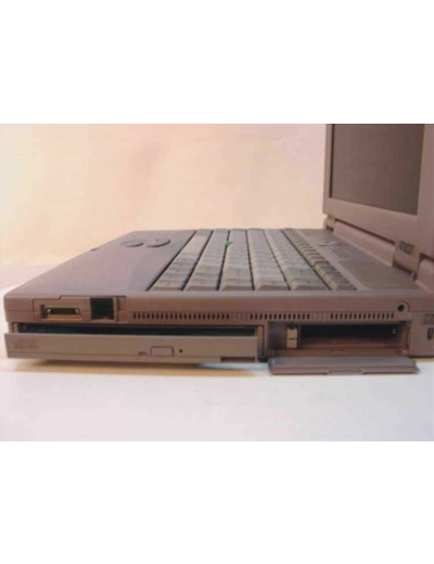 Toshiba 470CDT  - 3.11 - PM 32MB 2.02GB - 12.1 - Port Serie et Parallèle - Ordinateur Portable