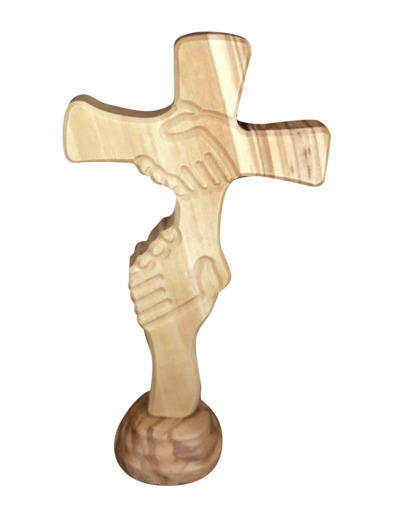 Croix en OLIVIER sur PIED - 11x6cm - CROIX DE L'AMITIE