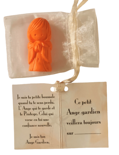 Ange Gardien Garçon -en Albaster 4,5cm colorisé orange dans tulle