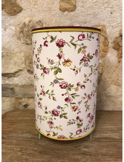 Lampe cylindrique en tissu imprimé de petites fleurs roses et jaune