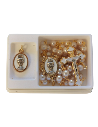 Coffret COMMUNION avec Chapelet doré imitation perle + médaille dorée