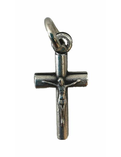 Croix 18mm en Métal Argenté Avec Christ