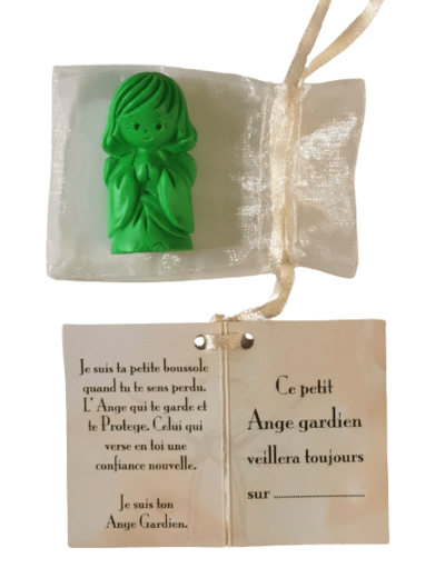 Ange Gardien Fille -en Albaster 4,5cm colorisé vert dans tulle