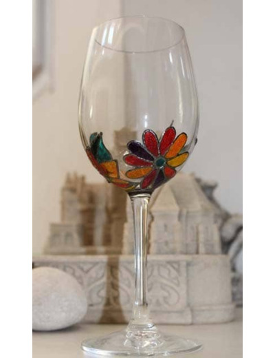 Grand verre en cristal peint à la main sur le thème des fleurs multicolores Pièce originale et unique, verre à vin signé et numéroté