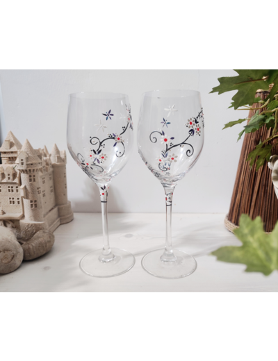 Duo de verres en cristal peints à la main décorés de petites fleurs nacrées au coeur rouge et libellules, pièces unique et personnalisables