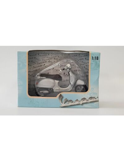 VESPA GRANTURISMO MAISTO 1/18 BOITE D'ORIGINE