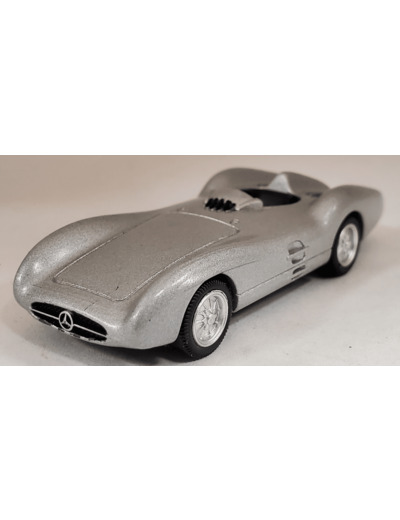 MERCEDES BENZ W 196 R STROMLINIE NOREV SANS BOITE