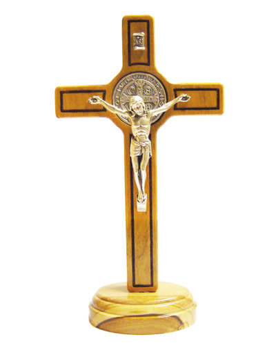 Croix de Saint Benoît en Olivier 14cm + SOCLE