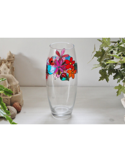 Beau Vase trés coloré peint à la main sur le thème du printemps ou de petites coccinelles se promènent au milieu des fleurs, pièce unique