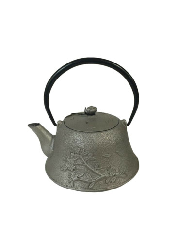 Théière japonaise en fonte FUJIGATA SAKURA