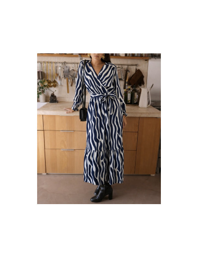 IN APRIL 1986 ROBE LONGUE