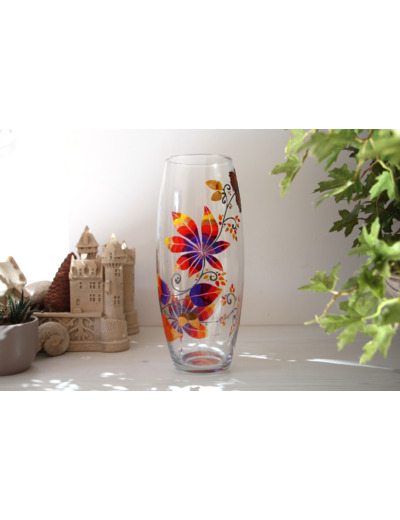 Grand vase unique peint à la main sur le thème de l'automne décoré de feuilles mortes très colorées