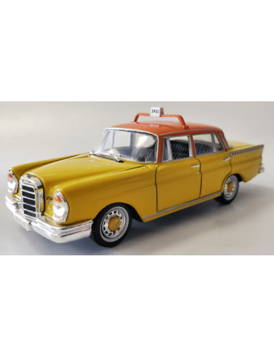 MERCEDES BENZ 220 SE TAXI VITESSE 1/43 SANS BOITE