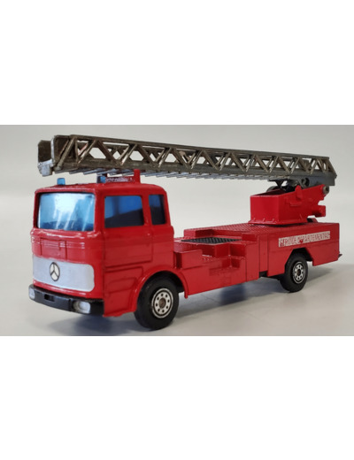 MERCEDES POMPIERS LP 1418/46 SOLIDO SANS BOITE