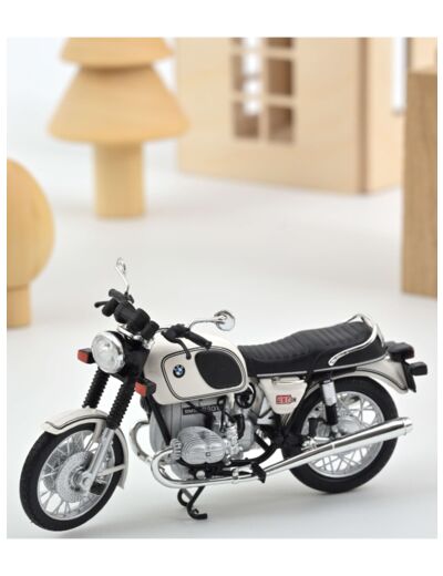 BMW R90/6 1974 Blanc 1/18 182036