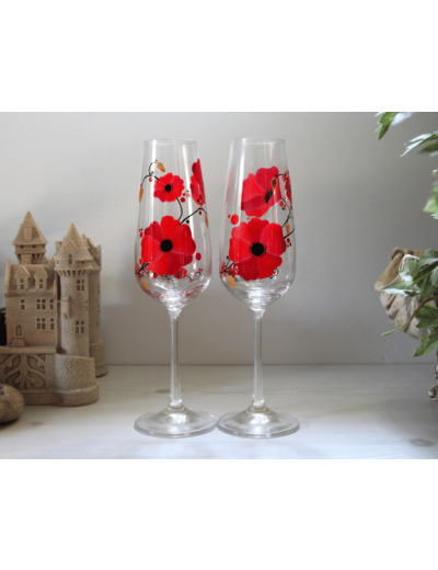 Deux flutes à champagne en cristal peintes à la main sur le thème champêtre des coquelicots joli cadeau pour un anniversaire de mariage