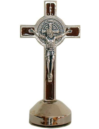 Croix St Benoît 8cm émail ARGENTE résine MARRON-sur pied