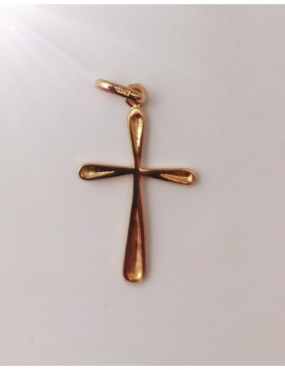 Croix en Plaqué Or 24mm