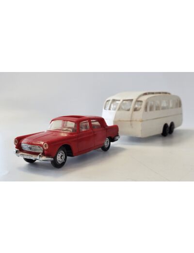 PEUGEOT 404 ROUGE ET CARAVANE HENON NOREV PLASTIQUE 1/43 SANS BOITE