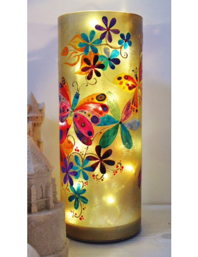 Grande lampe en verre peinte à la main sur le thème des papillons multicolores qui évoluent au milieu des fleurs, unique, signée et numéroté