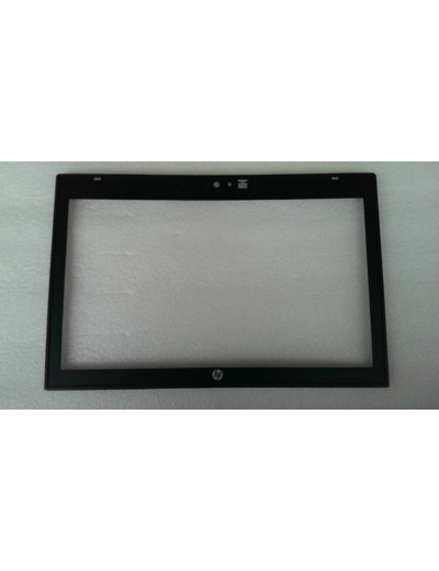 2560P - FRONT BEZEL - Cadre d écran - Plasturgie avant écran avec Webcam - 652863-001