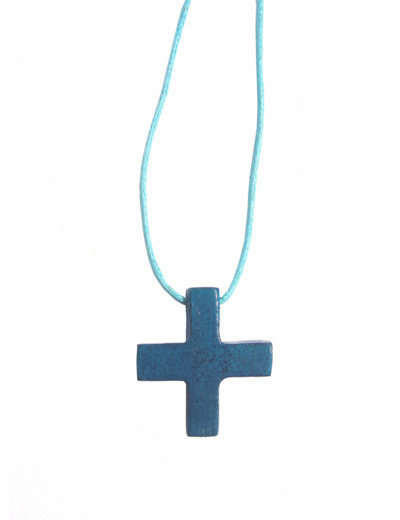 Croix pendentif teintée bleue 25mm
