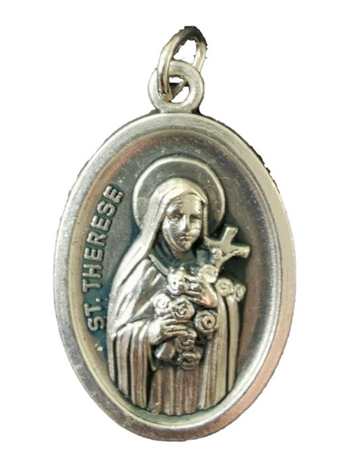 Médaille 22mm Ovale en métal argenté - STE THERESE
