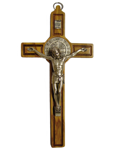 Croix de St Benoît en Olivier Gravé 20cm