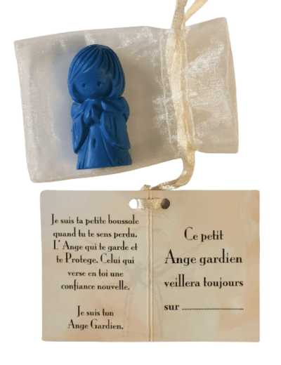 Ange Gardien Garçon -en Albaster 4,5cm colorisé bleu dans tulle
