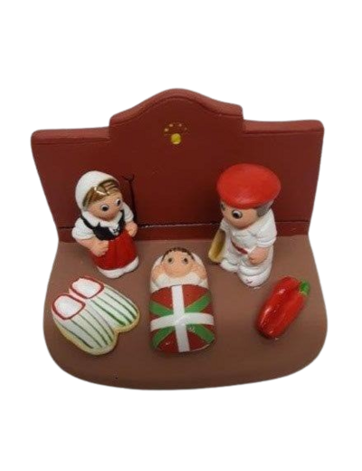 CRECHE en céramique BLOC 8x7cm- PAYS BASQUE