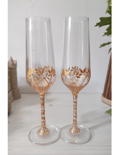 Lot de deux flutes à champagne peintes à la main décorées de feuillages dorés