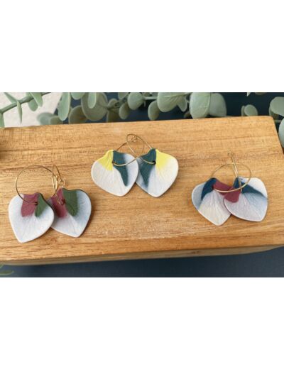 Boucles d'oreille créoles en porcelaine blanche et colorée