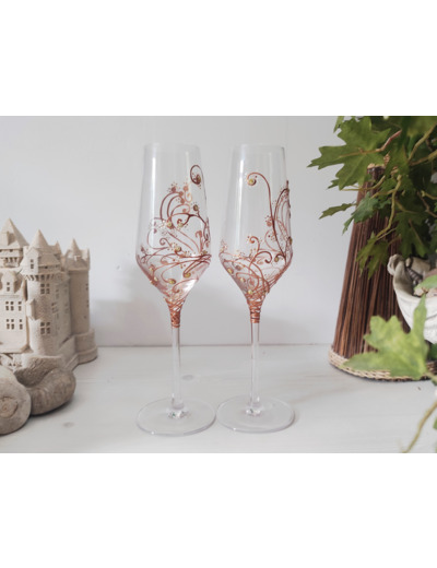 Verres à pied en cristal décorés à la main représentant de jolies fleurs de dune