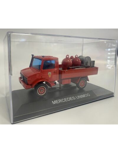 MERCEDES UNIMOG POMPIER SAPEUR POMPIER 1/50 BOITE