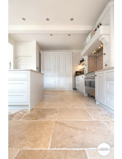 Dallage pierre de Laugnac finition Nature bandes de 50cm x longueurs libres x 2cm