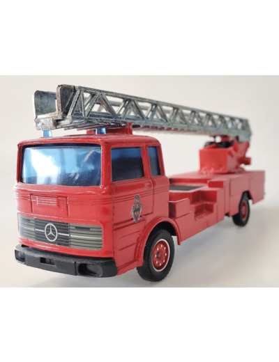 MERCEDES POMPIERS LP 1418/46 ROUGE SOLIDO N2 SANS BOITE