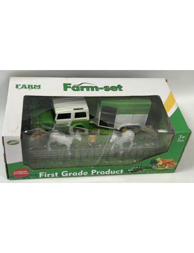 SET DE FERME COMPOSE DE 7 PIECES AVEC TRACTEUR REMORQUE ET ANIMAUX BOITE ABIMEE